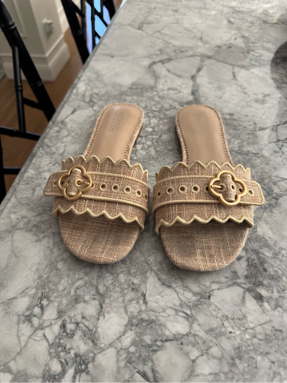 Michael Shannon Beige Scalloped Slide Sandals 8